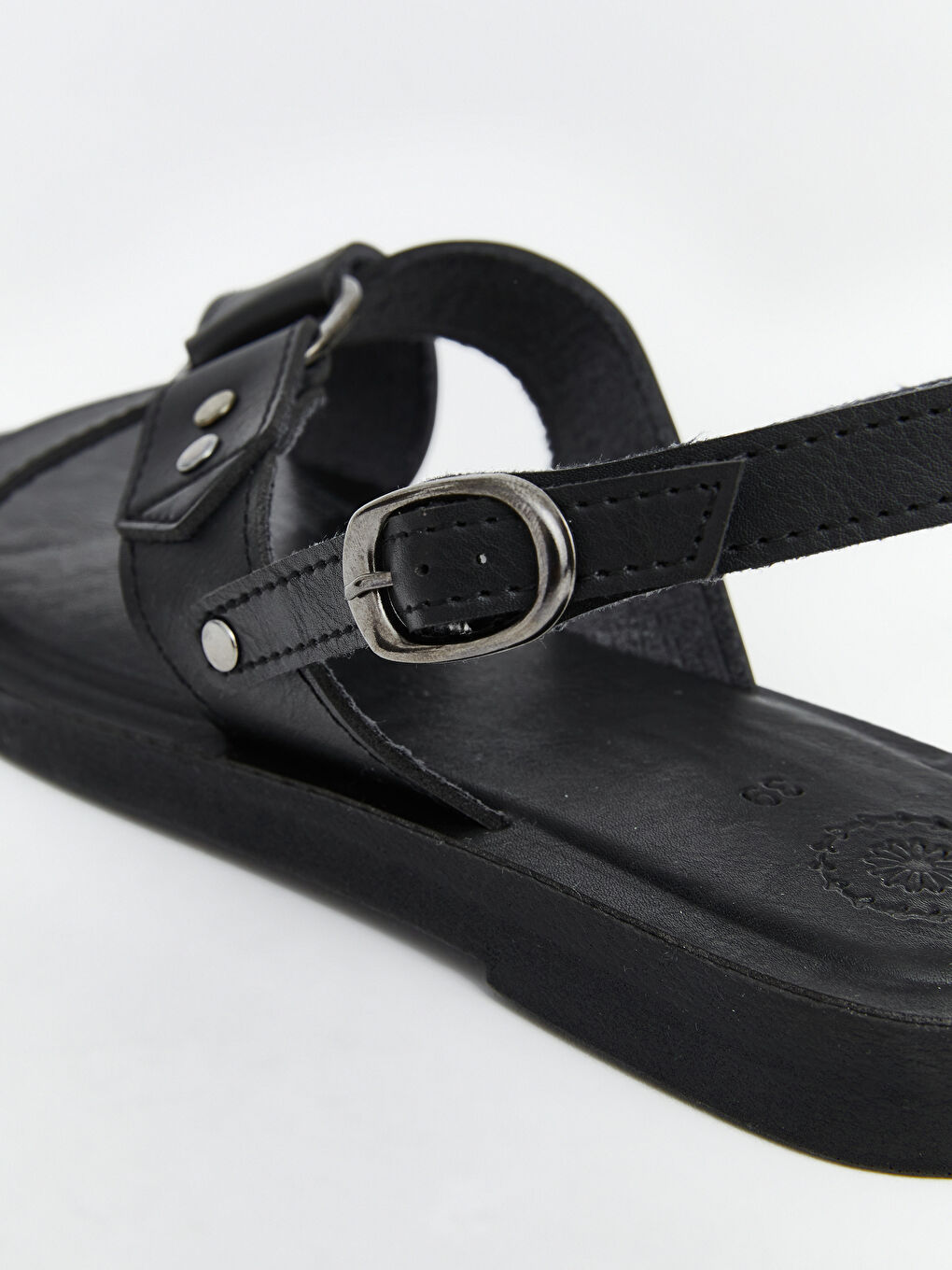 Siyah Deri Görünümlü Kadın Sandalet-4