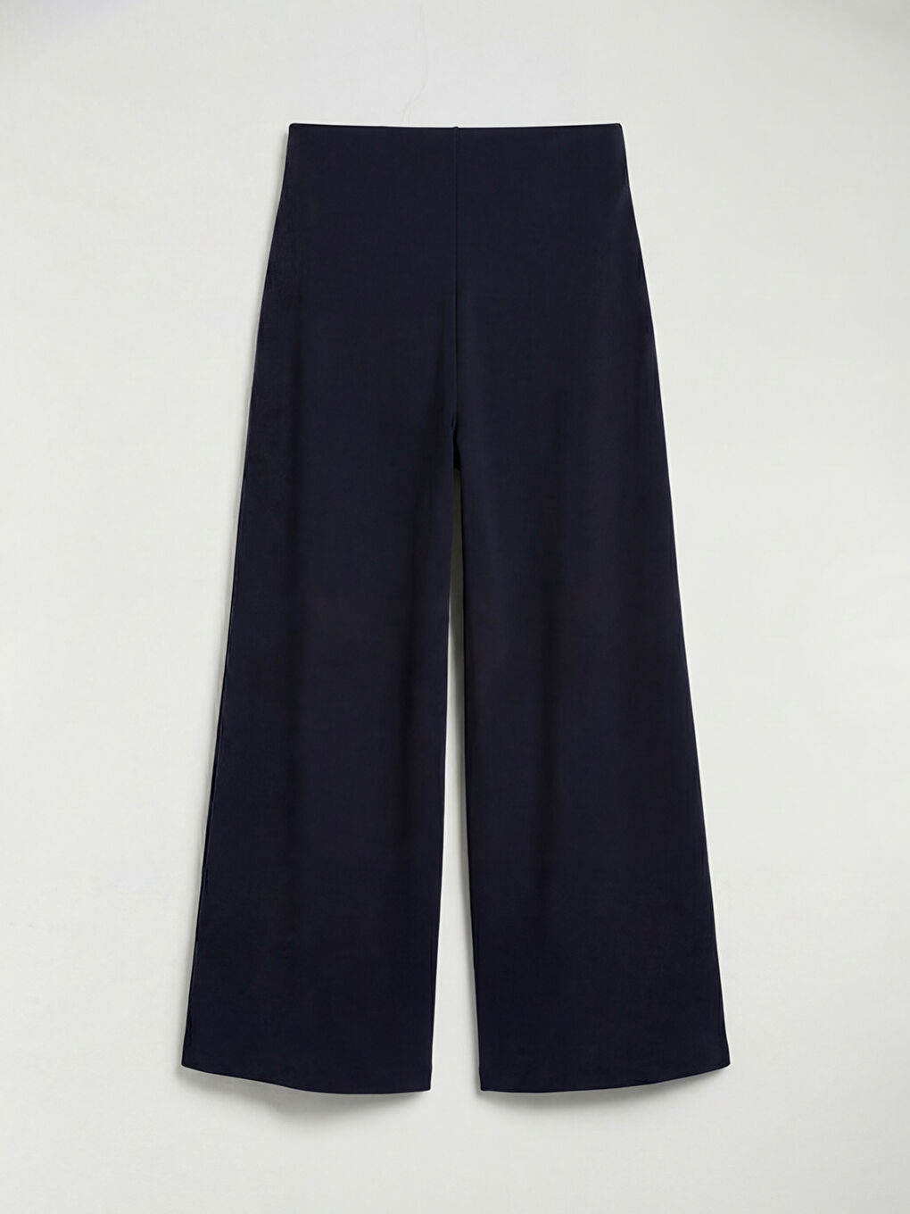 Effortless elegance meets everyday comfort in our wide-leg trousers with a stretch waistband.-1