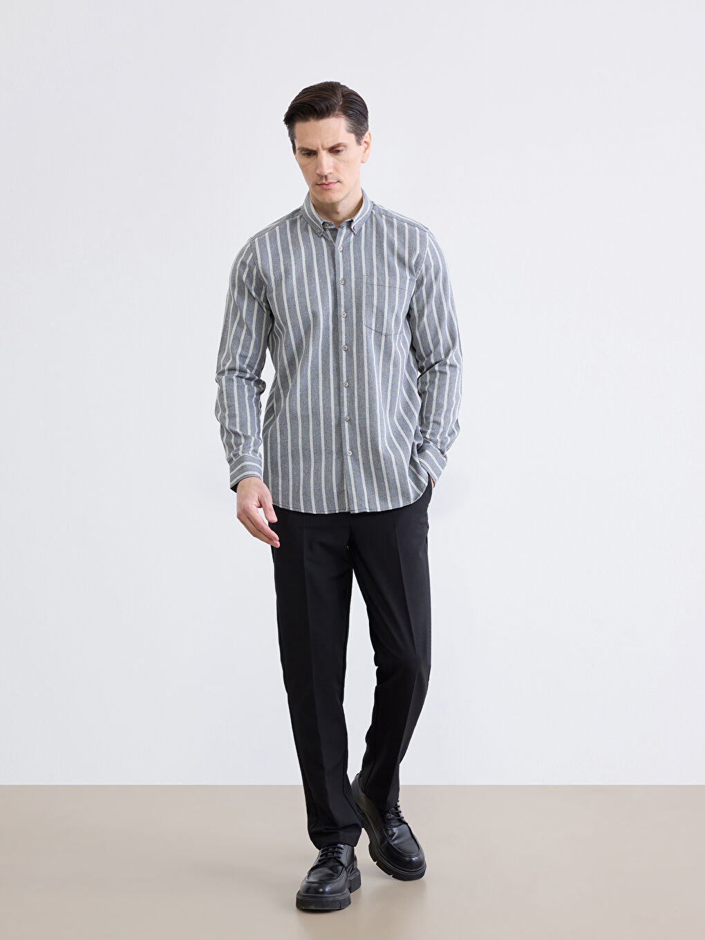 Gri Regular Fit Çizgili Erkek Armürlü Gömlek-1