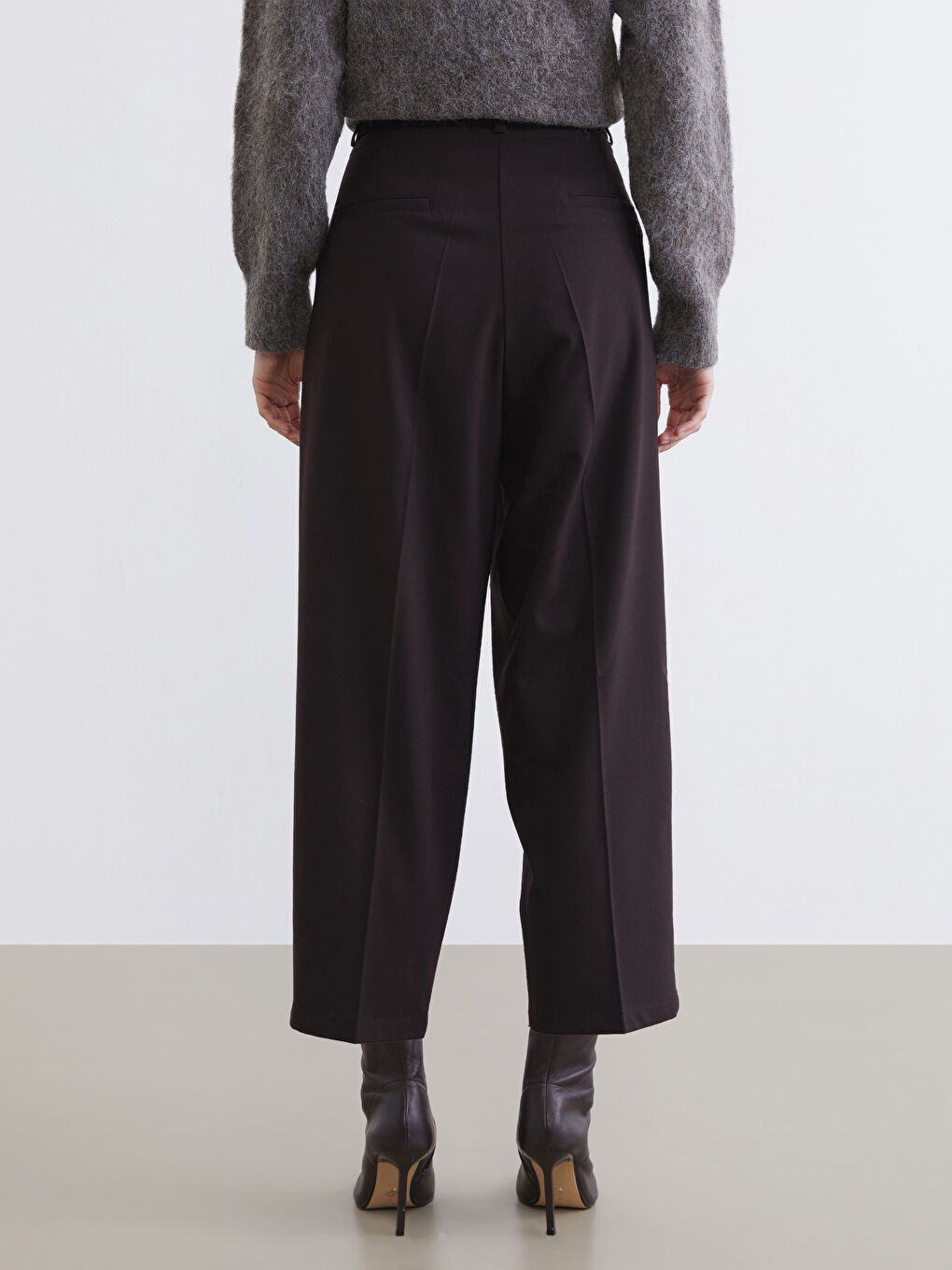 Kahverengi Yüksek Bel Pileli Havuç Kesim Kadın Pantolon	-3