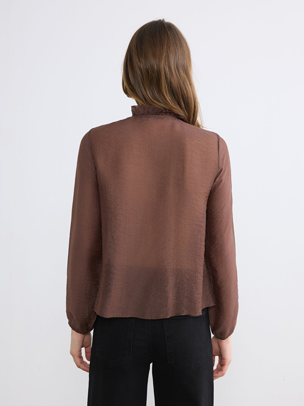 Kahverengi Bağlamalı Yaka Fırfırlı Bluz-4