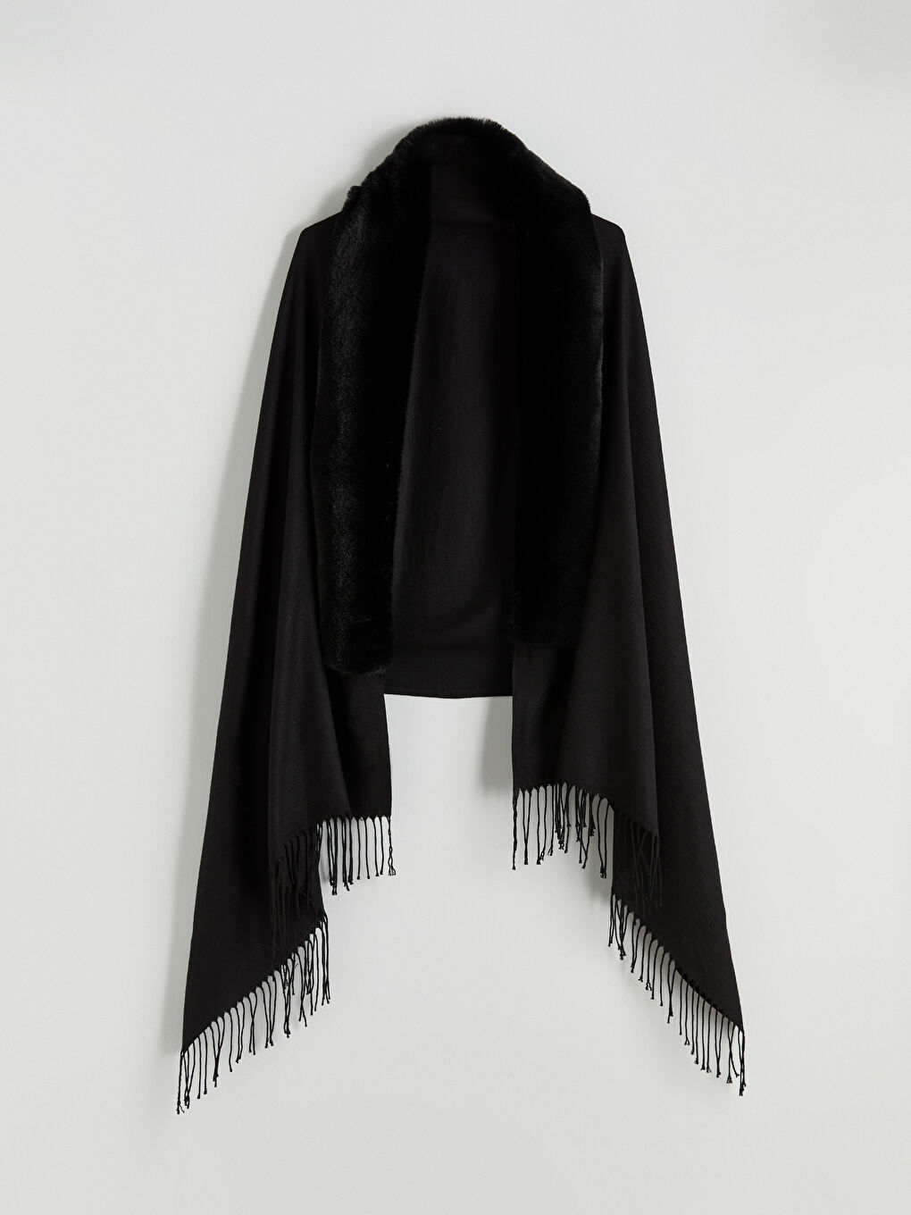 Siyah Suni Kürk Detaylı Kadın Şal-4