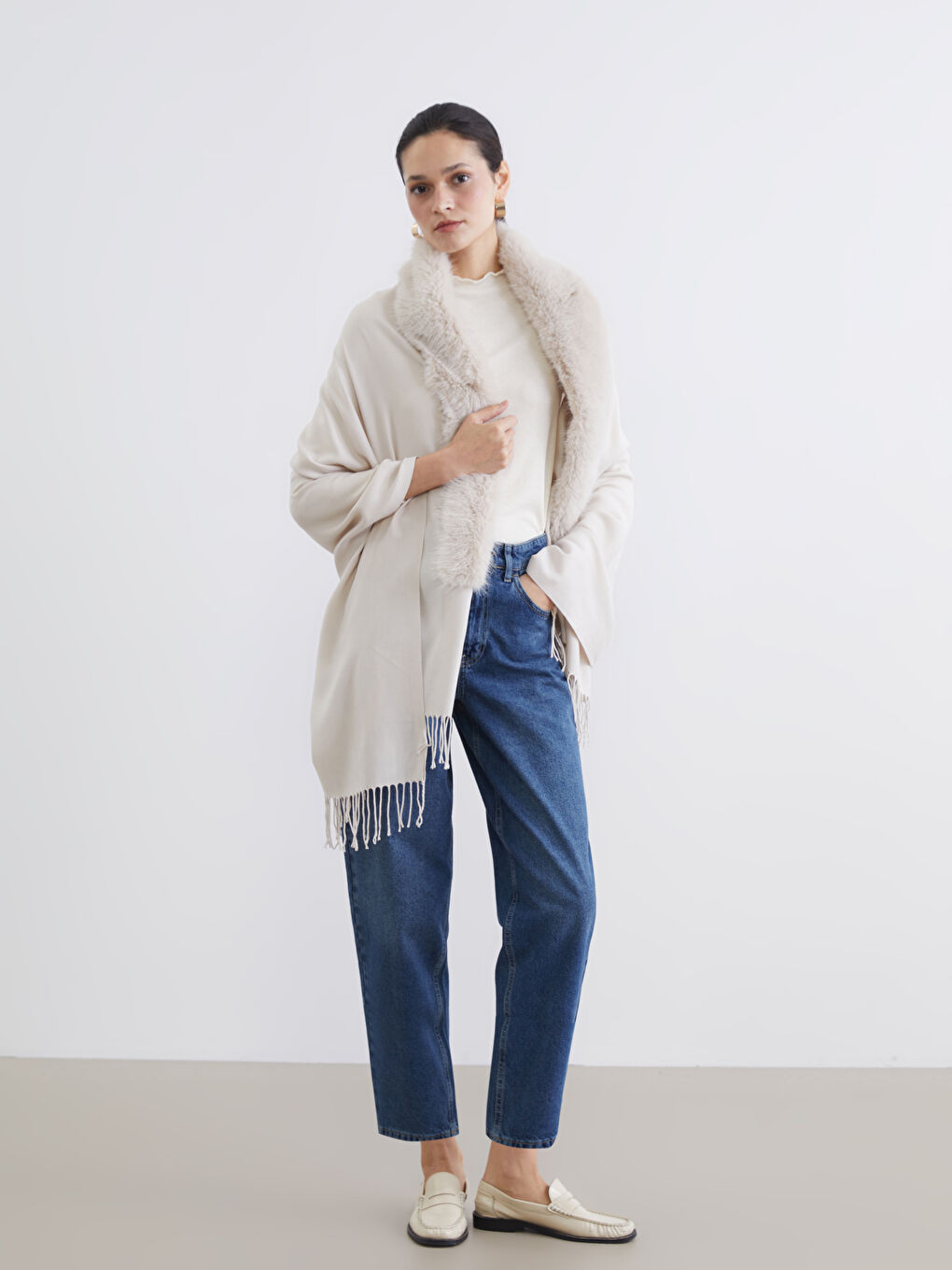 Bej Suni Kürk Detaylı Kadın Şal-1