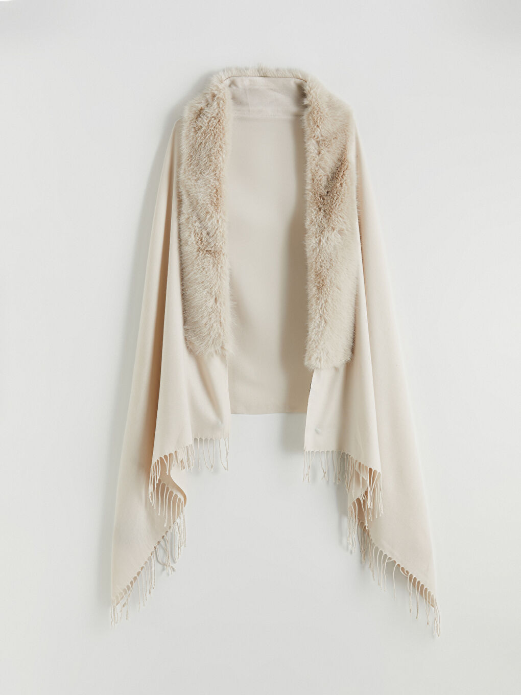 Bej Suni Kürk Detaylı Kadın Şal-3