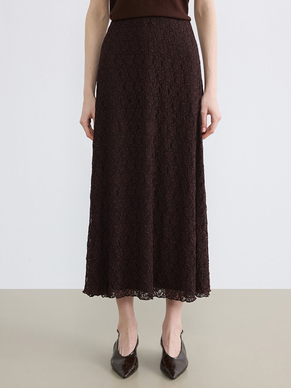Kahverengi Beli Lastikli Dantelli Etek-1