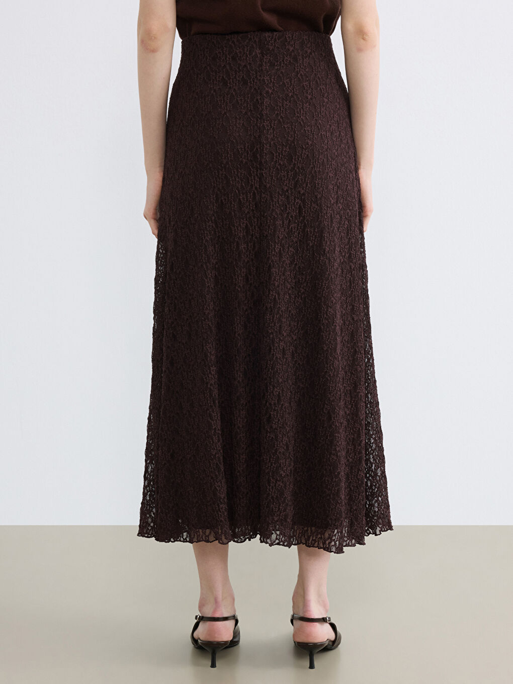 Kahverengi Beli Lastikli Dantelli Etek-3