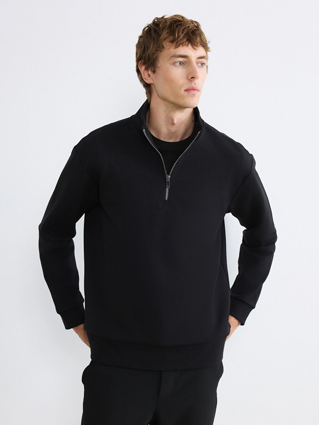 Siyah Dik Yaka Erkek Sweatshirt