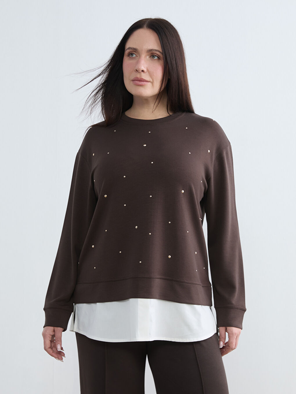 Kahverengi Bisiklet Yaka Taşlı Kadın Sweatshirt	