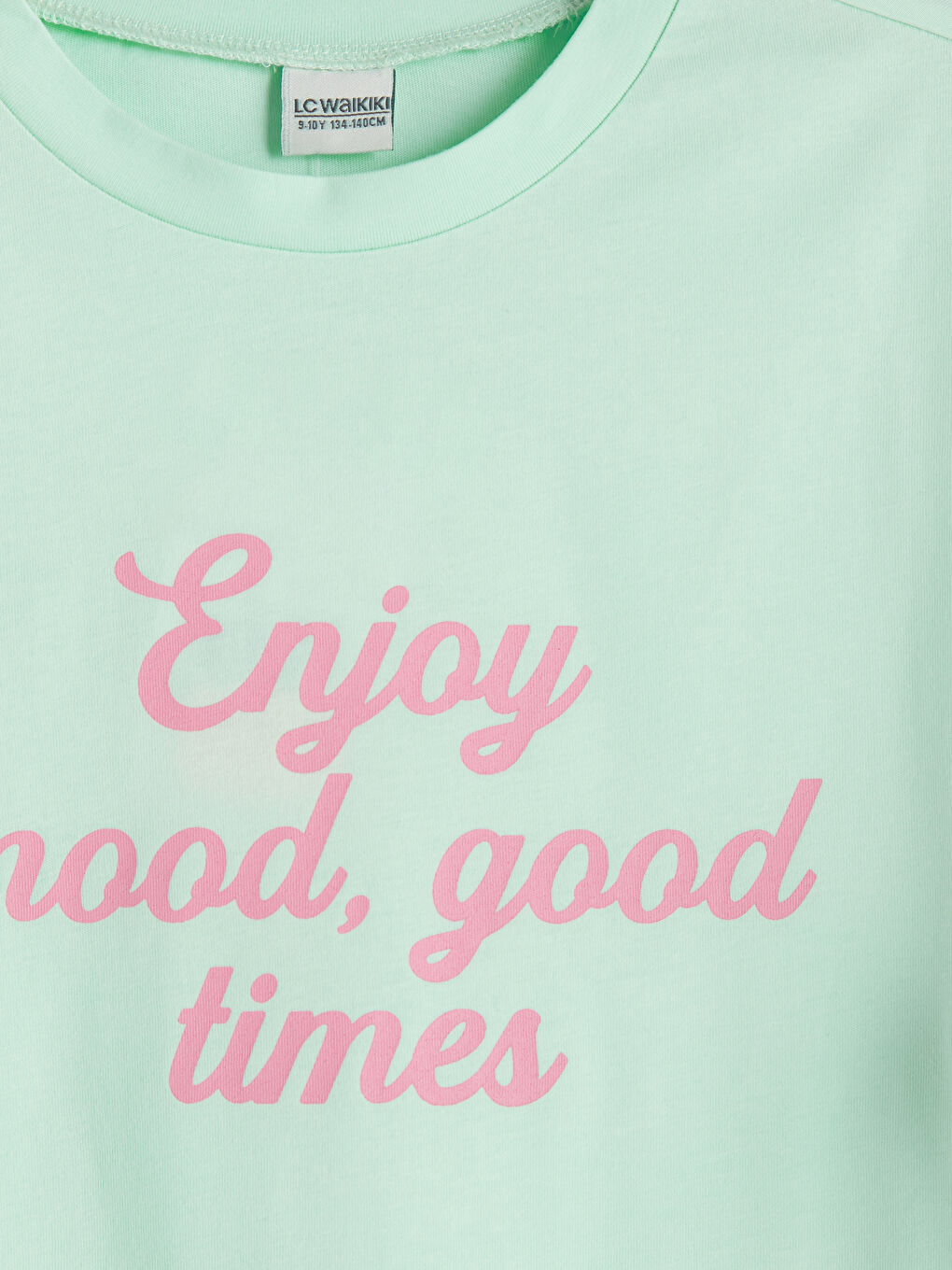 تي شيرت مطبوع بياقة دائرية للبنات-2