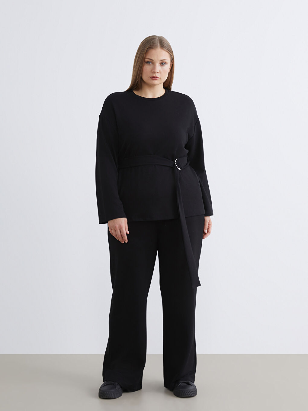 Siyah Bisiklet Yaka Metal Tokalı Bluz-1