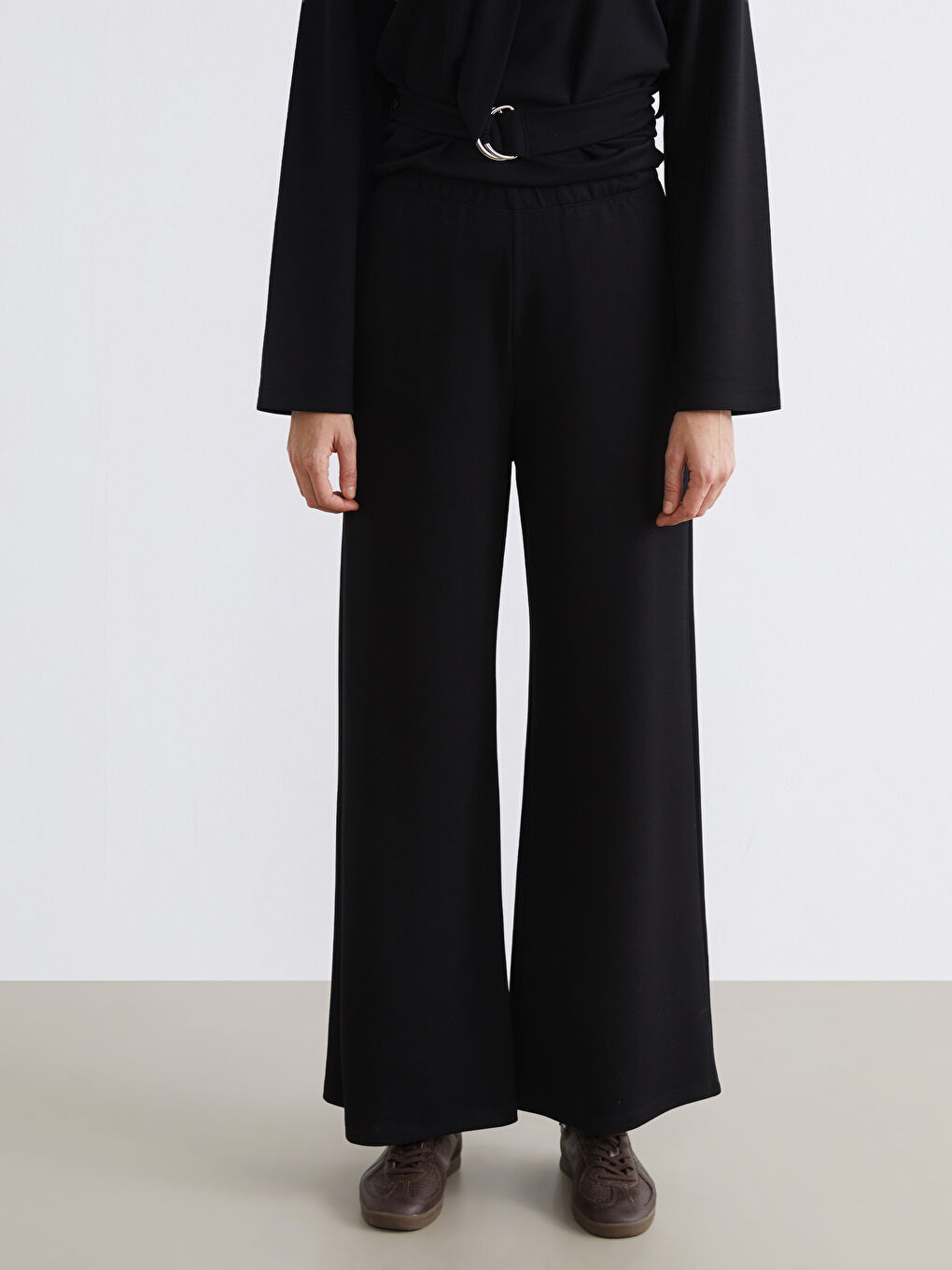 Siyah Beli Lastikli Geniş Paça Kadın Pantolon-2