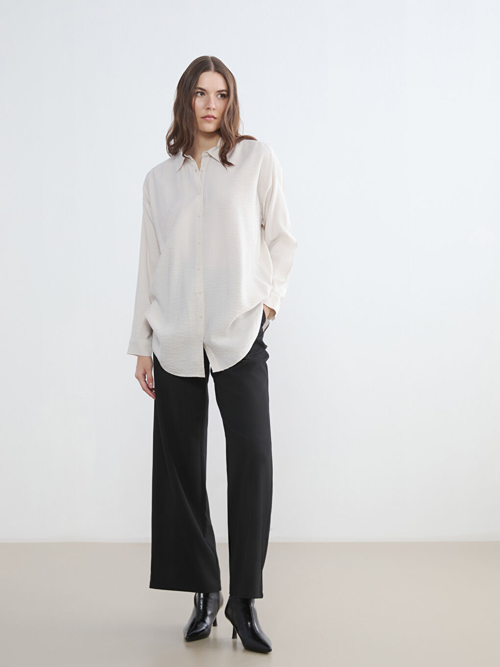 Beyaz Loose Fit Kadın Gömlek-1