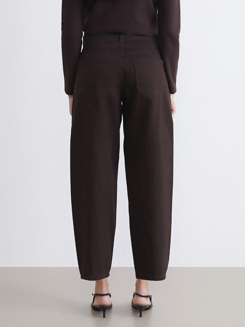 Kahverengi Barrel Fit Kadın Jean Pantolon-3