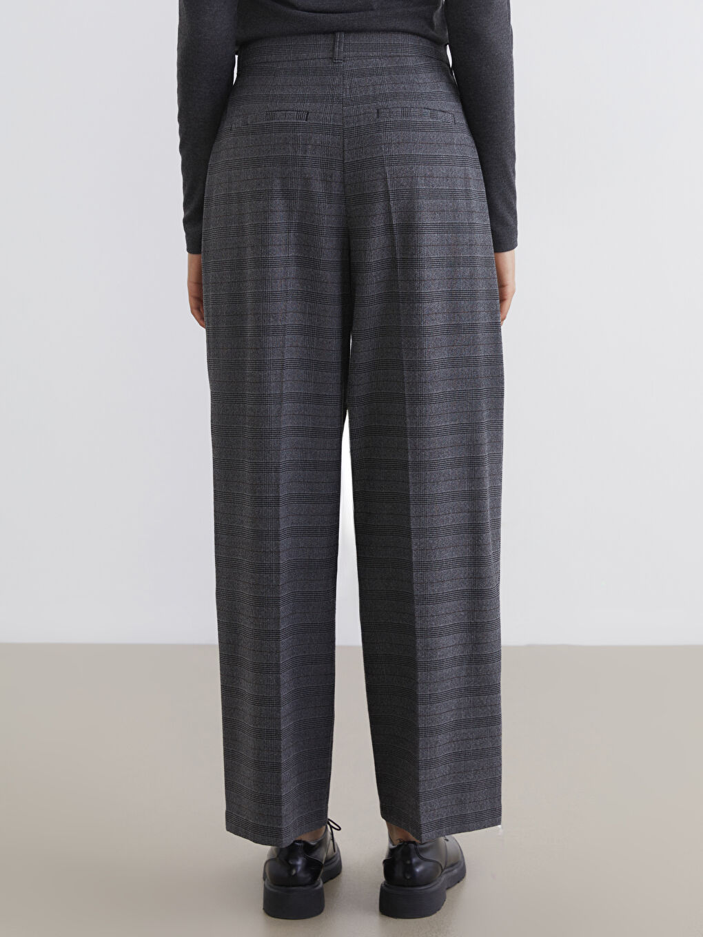 Antrasit Çizgili Geniş Paça Kadın Pantolon-3