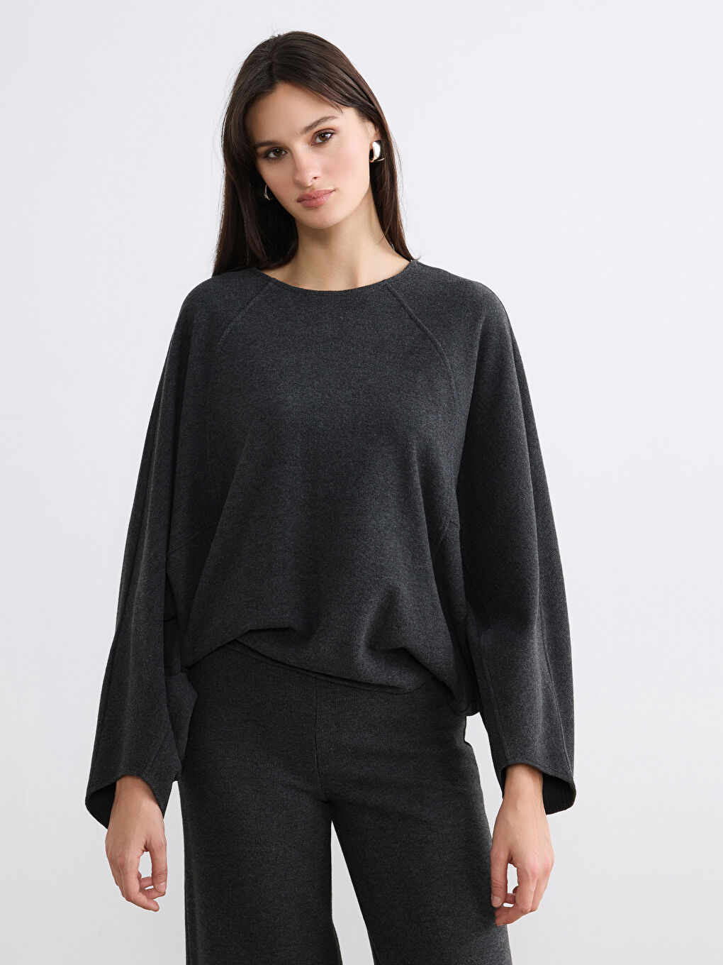 Oversized bluza sa okruglim izrezom