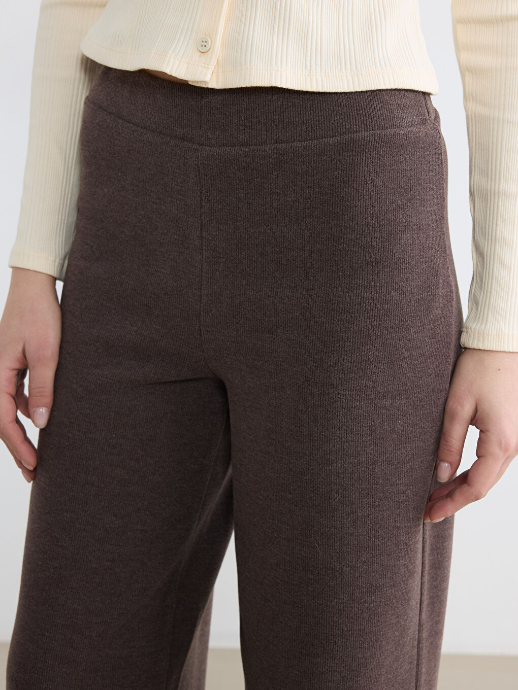 Kahverengi Beli Lastikli Geniş Paça Kadın Pantolon-2