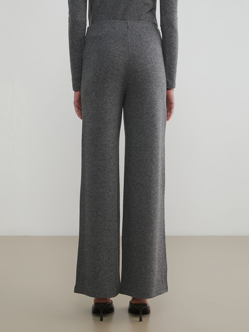 Antrasit Beli Lastikli Geniş Paça Kadın Pantolon	-4