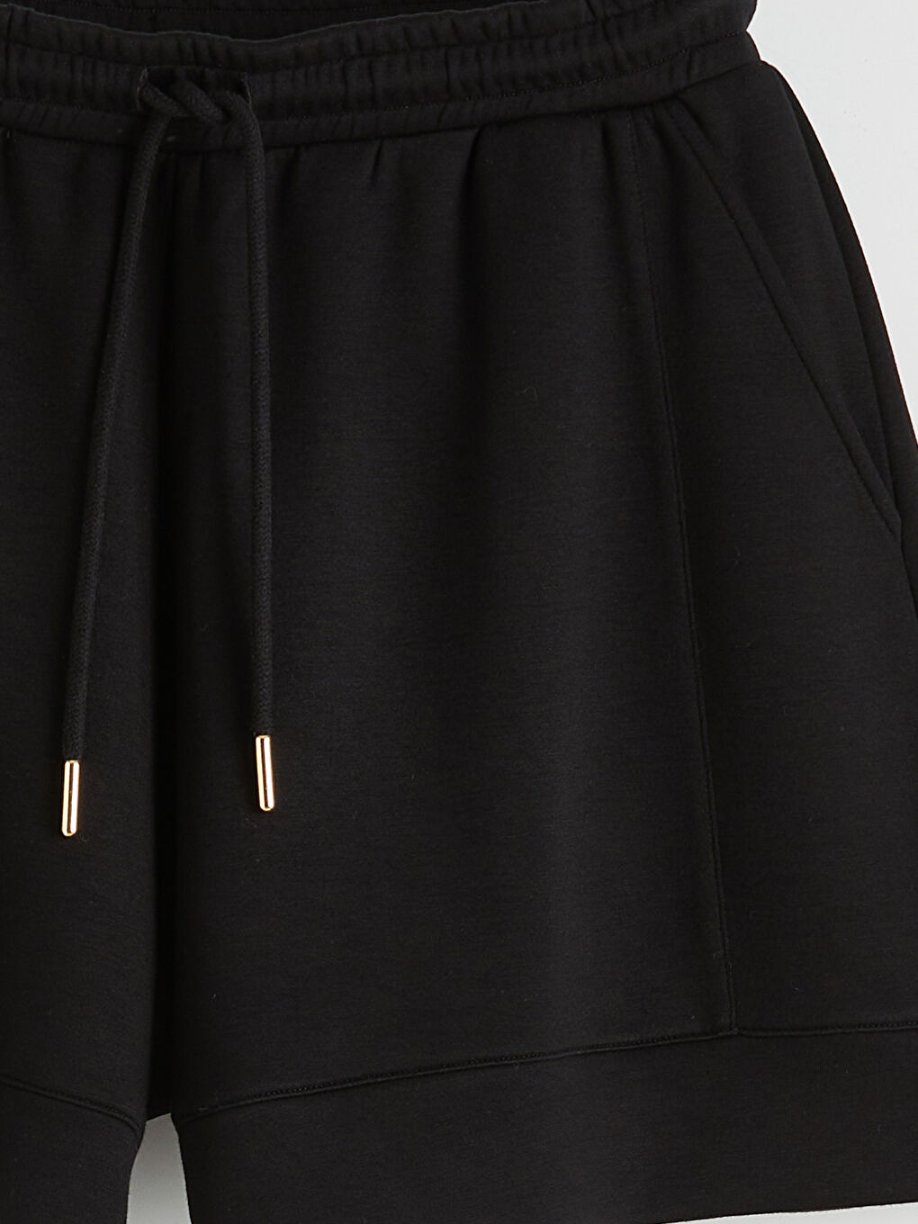 Siyah Beli Lastikl Kadın Şort-4