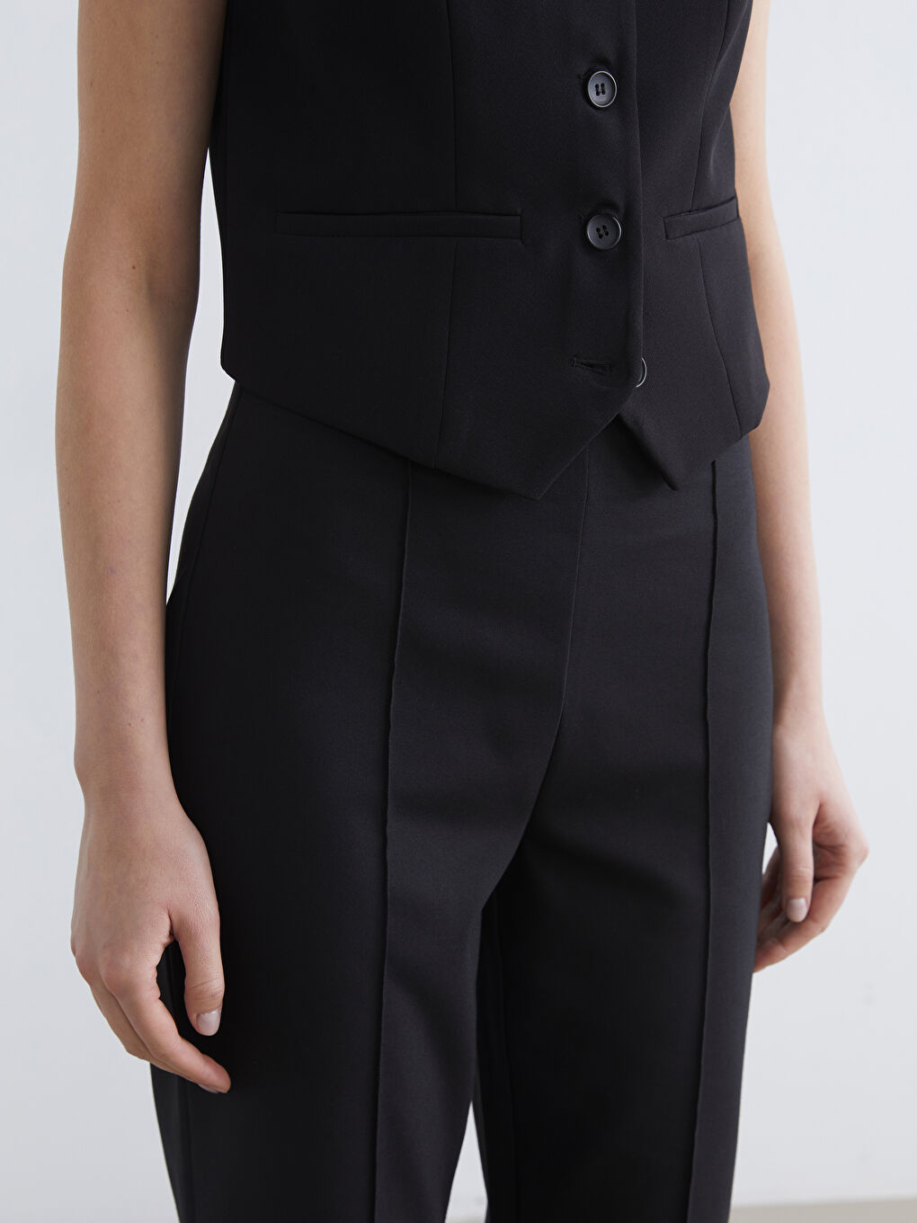 Siyah Beli Fermuarlı Dikiş Detaylı Kadın Pantolon-2