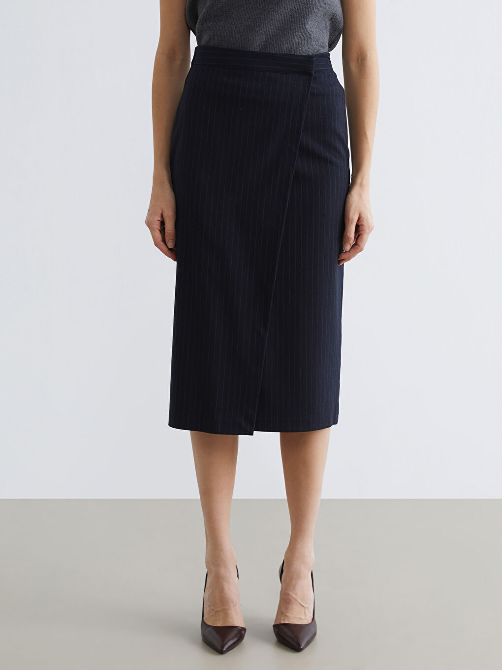 تەنورە شینی تۆخ ژن-1