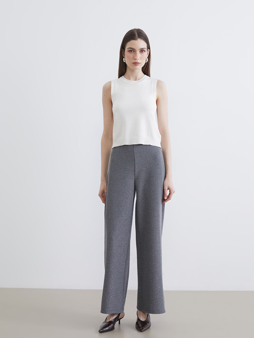 Gri Beli Lastikli Geniş Paça Kadın Pantolon