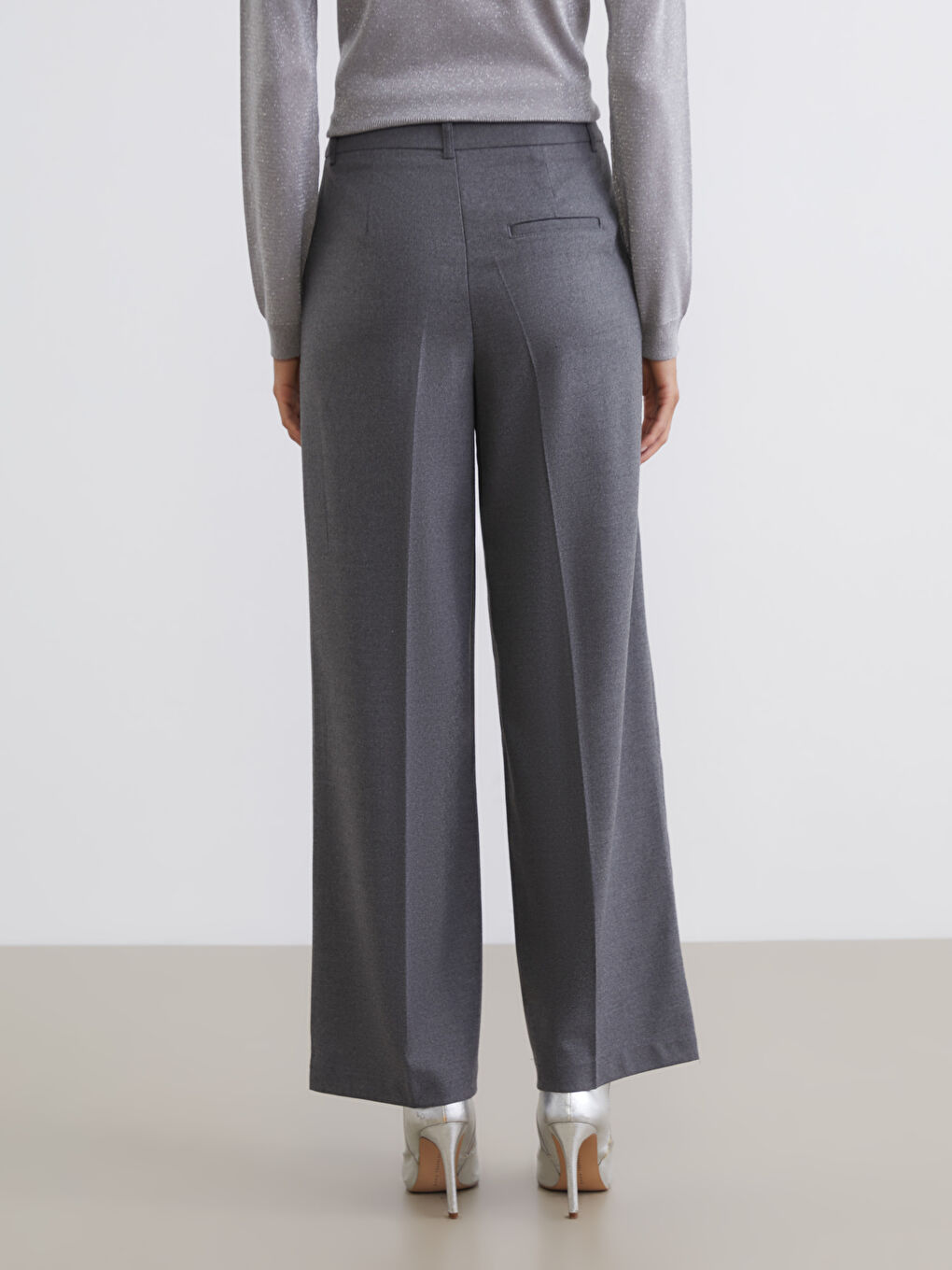 Gri Yüksek Bel Geniş Paça Kadın Pantolon-3