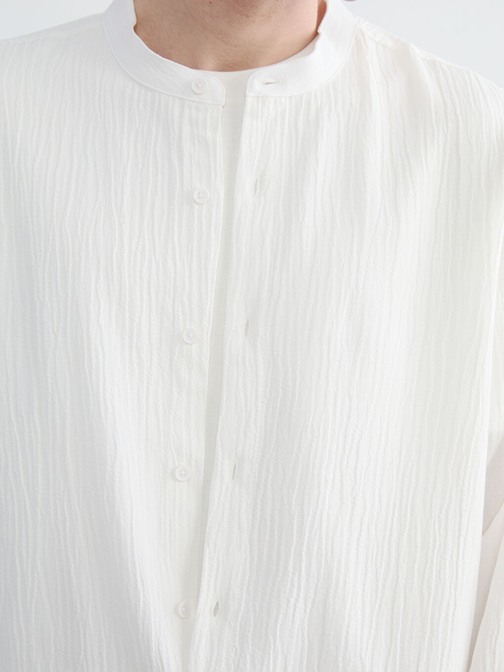 Beyaz Regular Fit Hakim Yaka Erkek Dokulu Gömlek-2