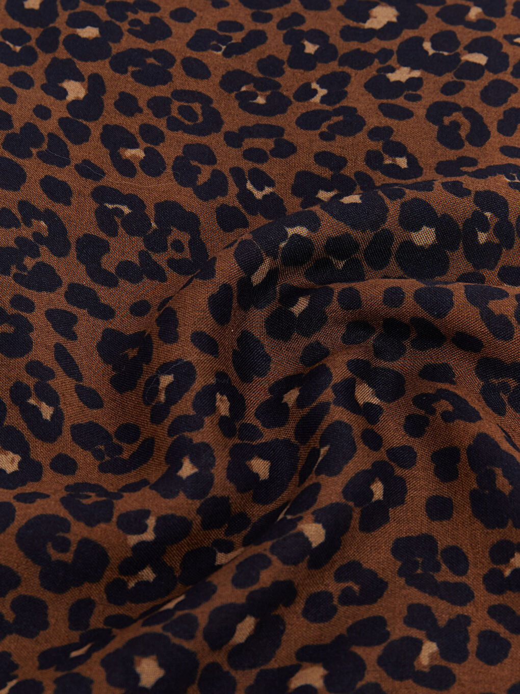 Kahverengi Leopar Desenli Kadın Şal-2