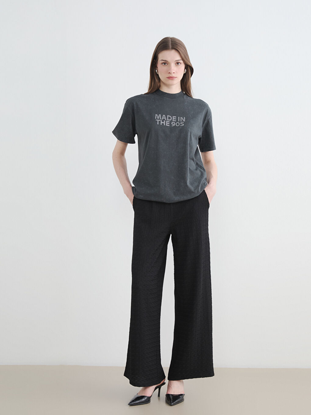 Ženska majica sa okruglim izrezom ukrašena cirkonima-1