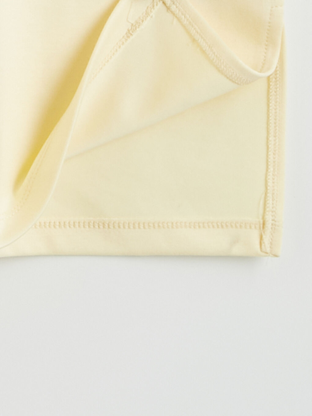 Sarı Bisiklet Yaka Los Angeles Baskılı Kadın Tişört-1