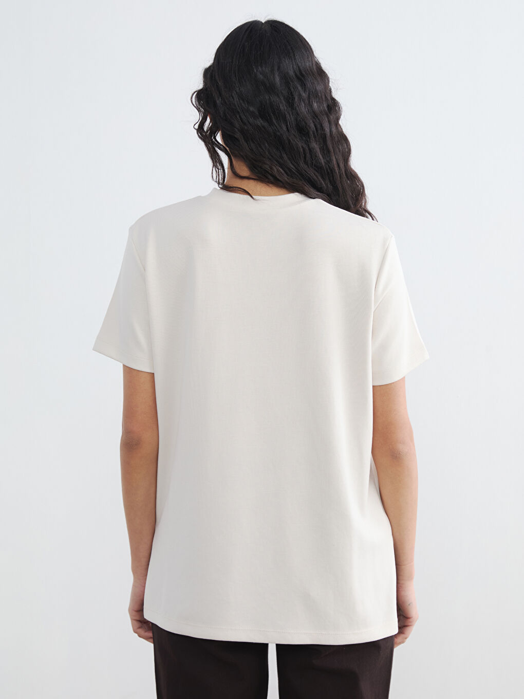 تي شيرت نساء مطبوع لندن بكول مدور-3