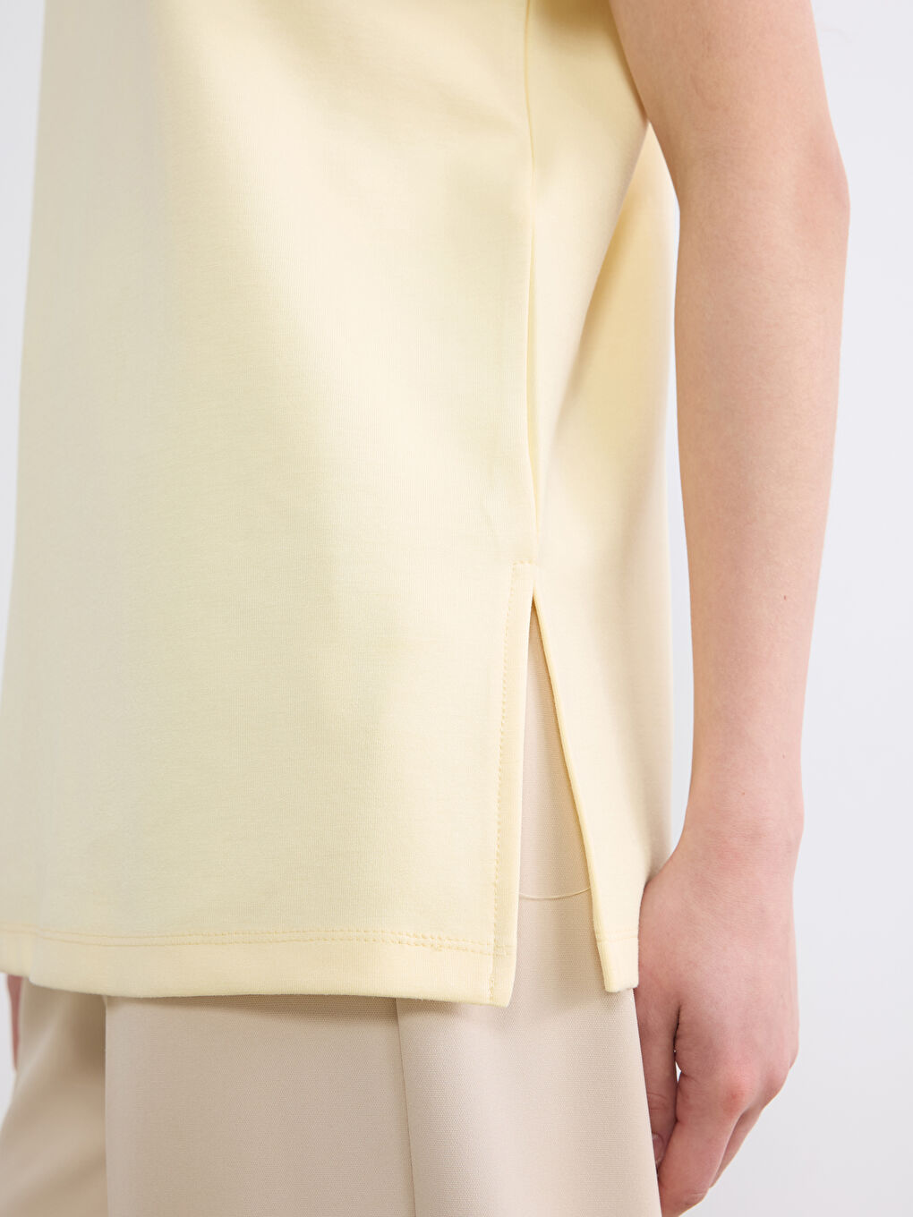 ŽUTA majica Žena-2