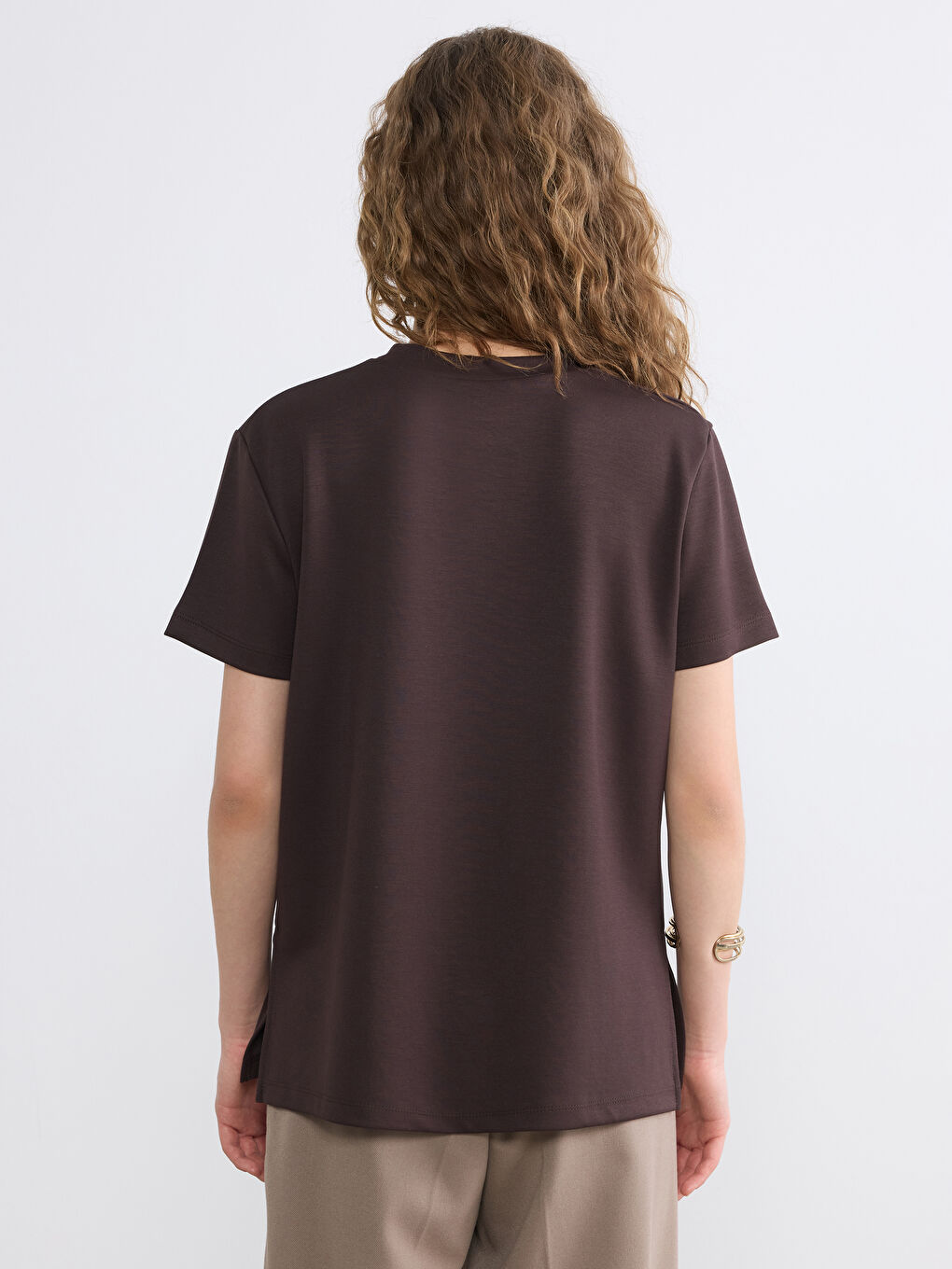 Ženska majica sa okruglim izrezom i vezom-3