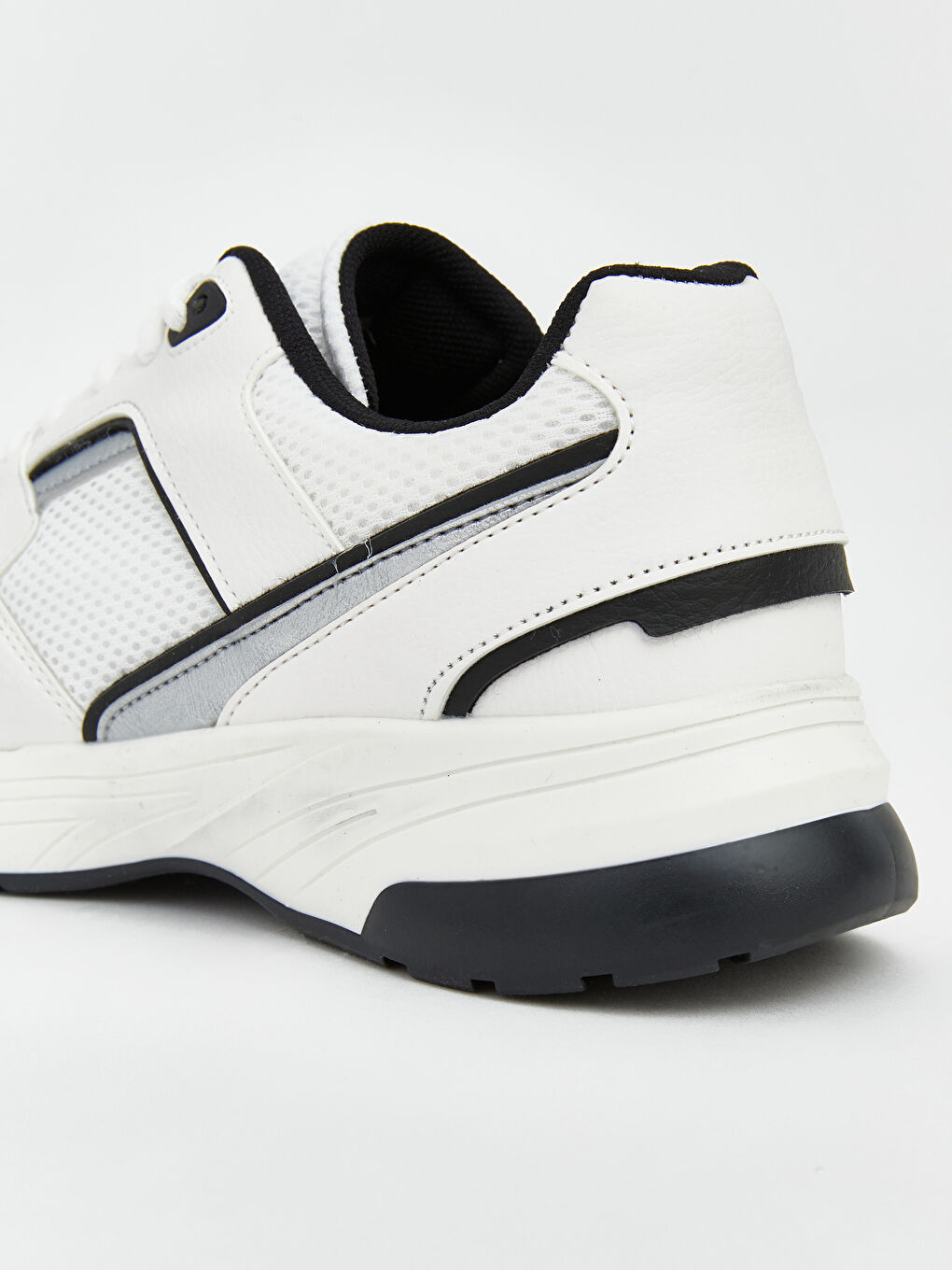 Beyaz Bağcıklı Kadın Spor Ayakkabı-3