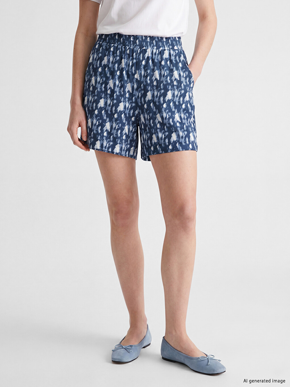 Elastic Waist Patterned Women's Shorts-1