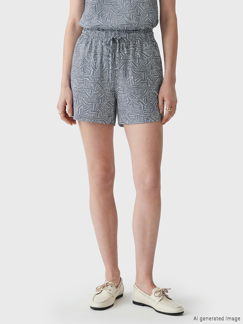 Pantaloni scurți cu model pentru femei-1