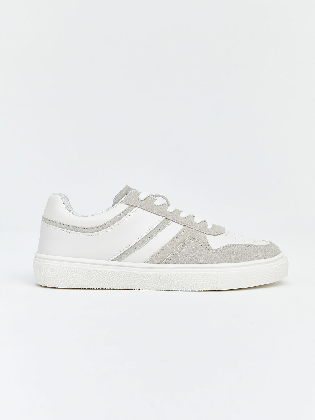 Beyaz Bağcıklı Kadın Spor Ayakkabı-1