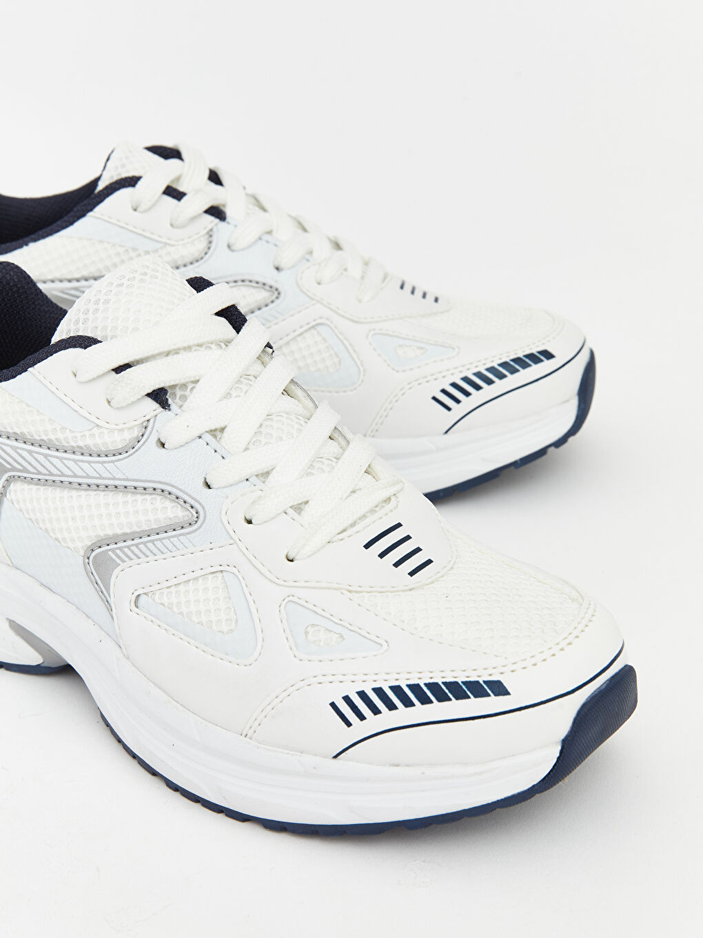 Beyaz Bağcıklı Kadın Spor Ayakkabı-2