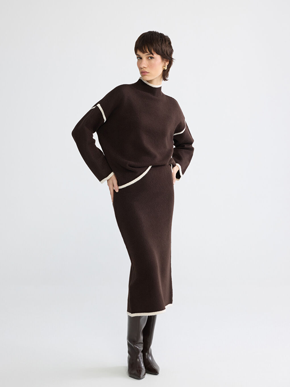 Ribbed Knit Pencil Skirt with Elastic Waist and Slit