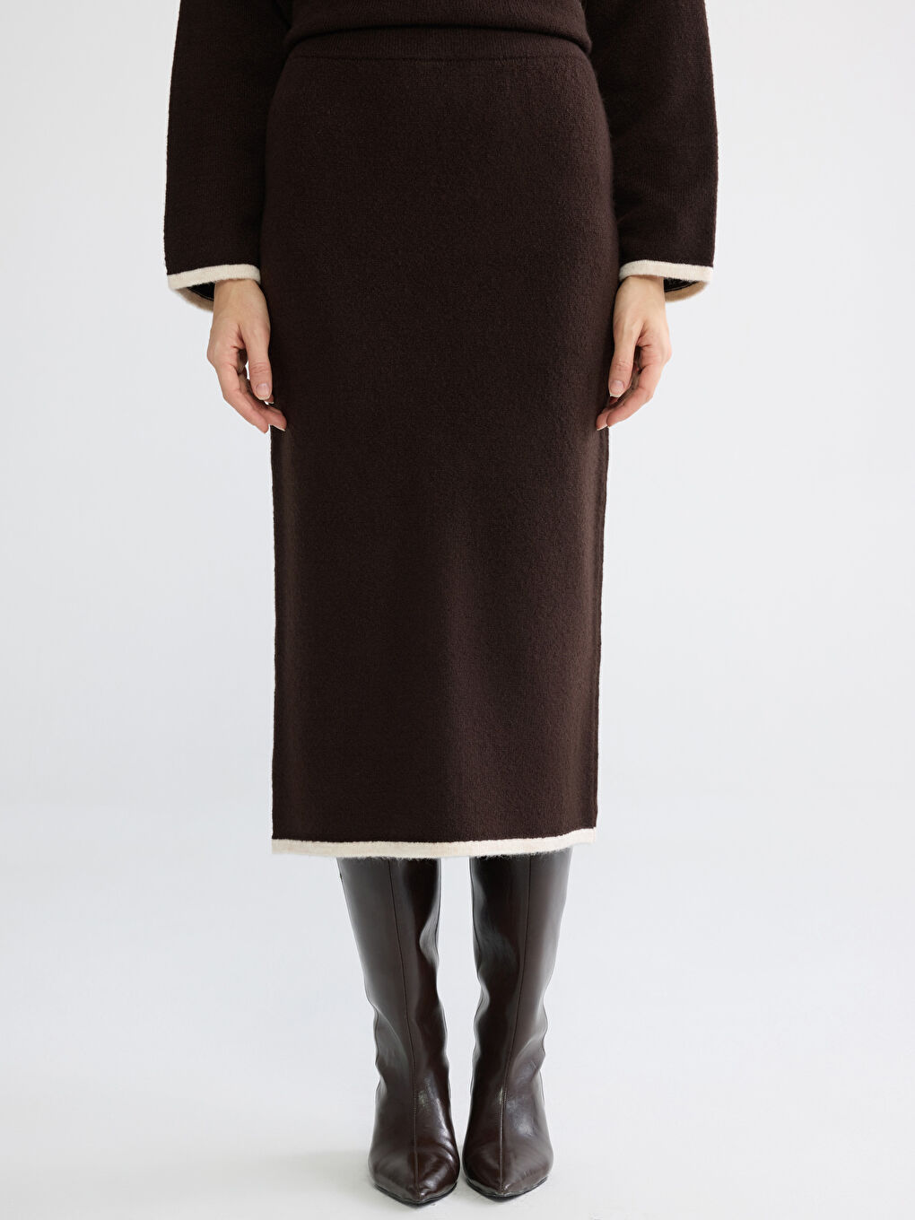 Ribbed Knit Pencil Skirt with Elastic Waist and Slit-1