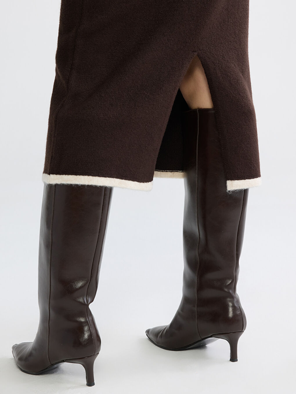 Ribbed Knit Pencil Skirt with Elastic Waist and Slit-2