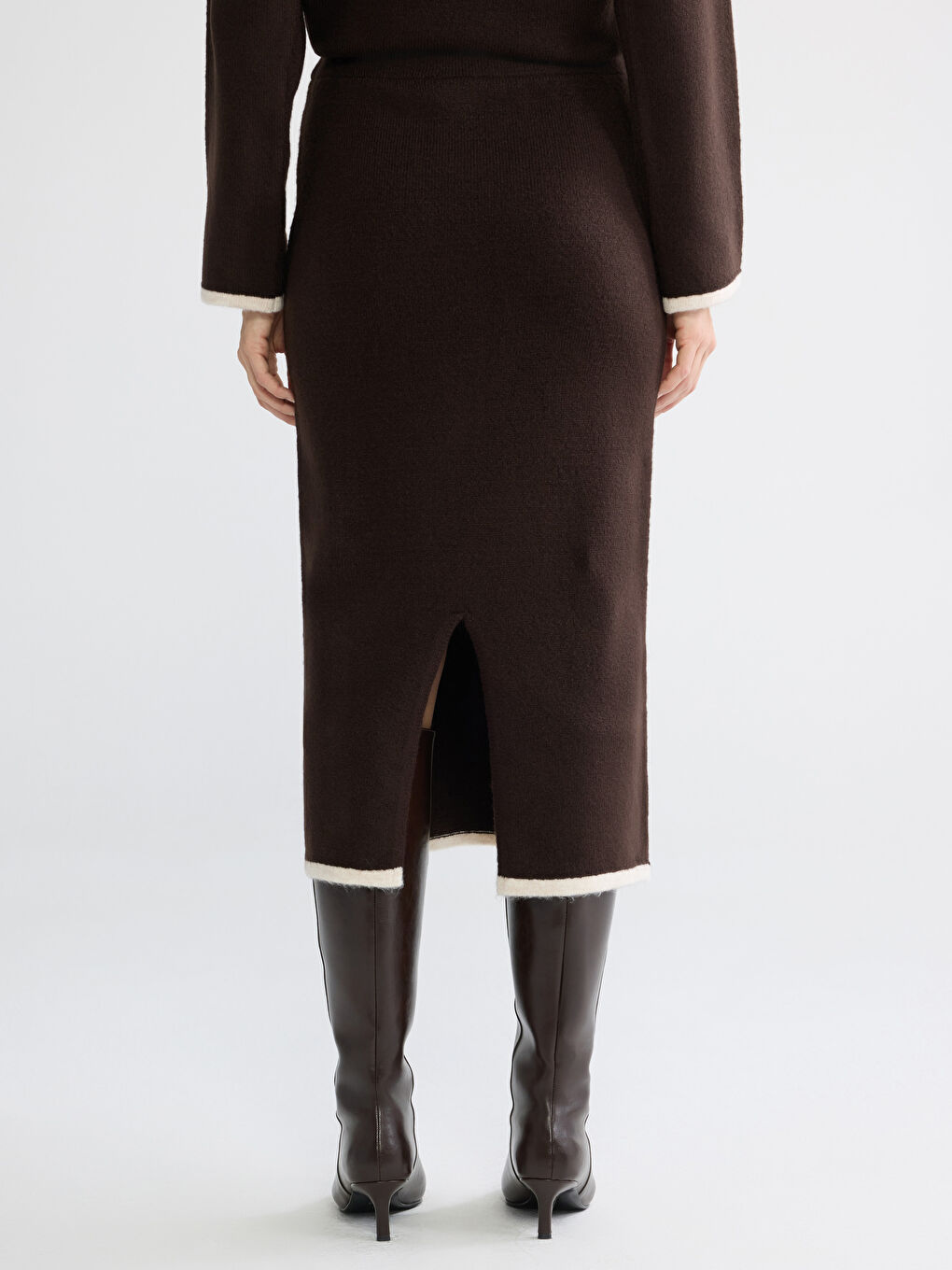 Ribbed Knit Pencil Skirt with Elastic Waist and Slit-3
