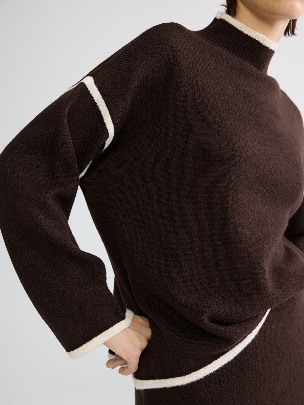 Kahverengi Yarım Balıkçı Yaka Kadın Triko Kazak	-2