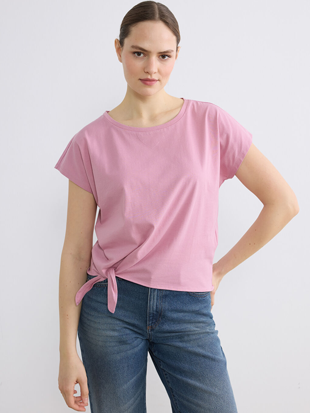 Lila Bisiklet Yaka Bağlama Detaylı Kadın Spor Tişört	