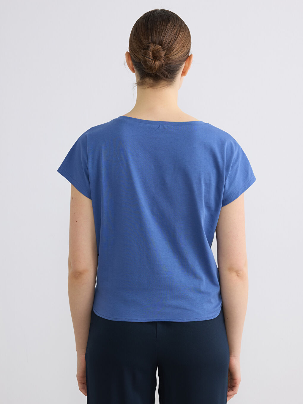 Mavi Bisiklet Yaka Bağlama Detaylı Kadın Spor Tişört	-3