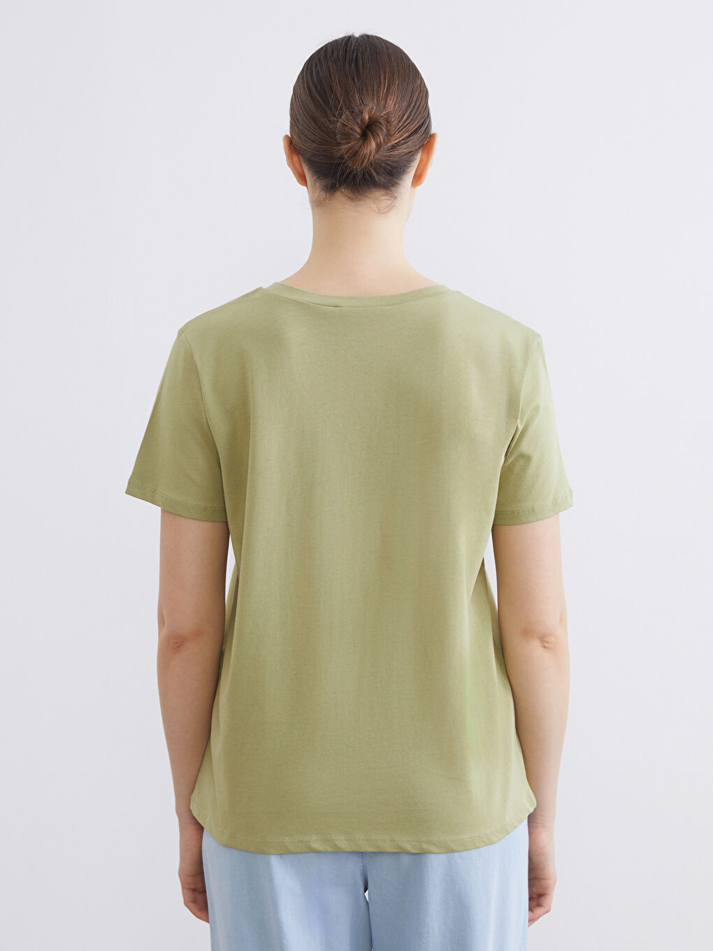 Yeşil V Yaka Kadın Tişört-3