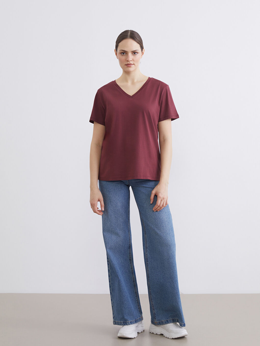 Bordo V Yaka Kadın Tişört-1