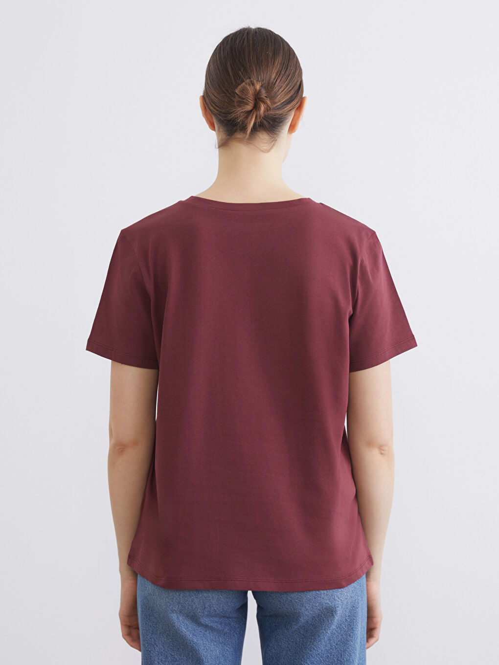 Bordo V Yaka Kadın Tişört-3