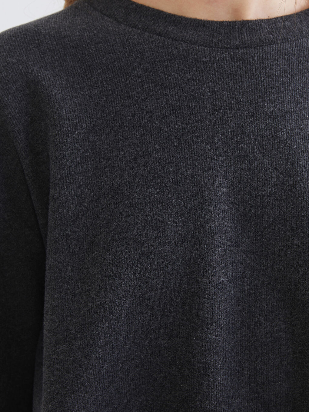 Antrasit Bisiklet Yaka Kadın Tişört	-2