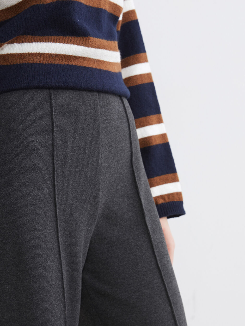 Antrasit Beli Lastikli Geniş Paça Kadın Pantolon	-2